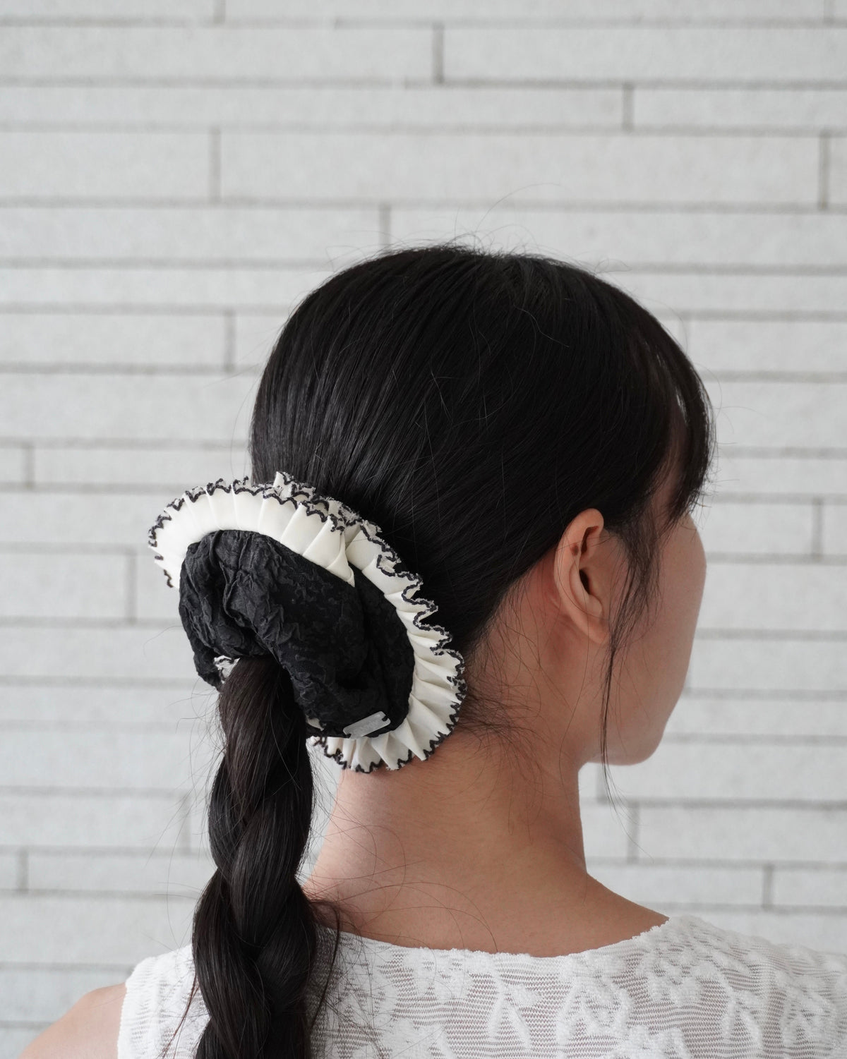 goody ラッフルレイヤー 白黒フリルヘアゴム