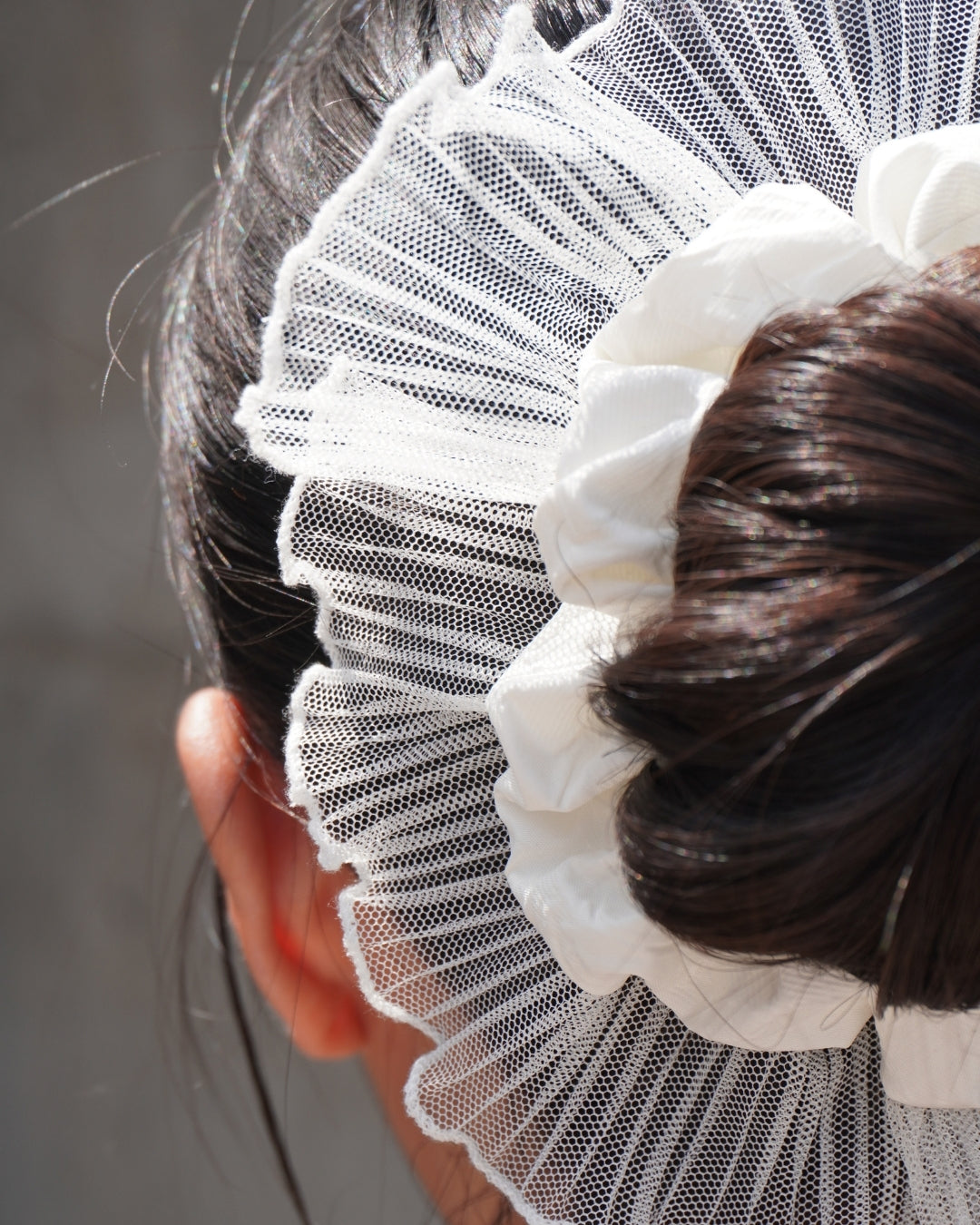 goody Ruffle Layer 灰色花邊髮圈